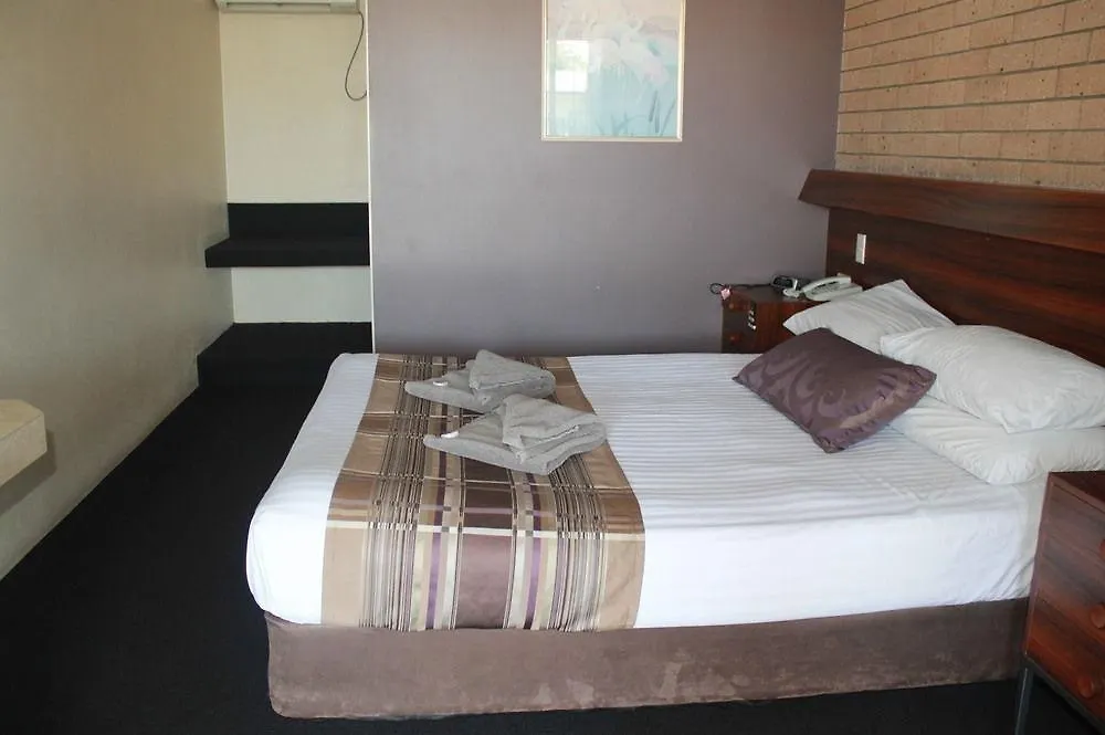 Sarina Motor Inn 3*,  Australia